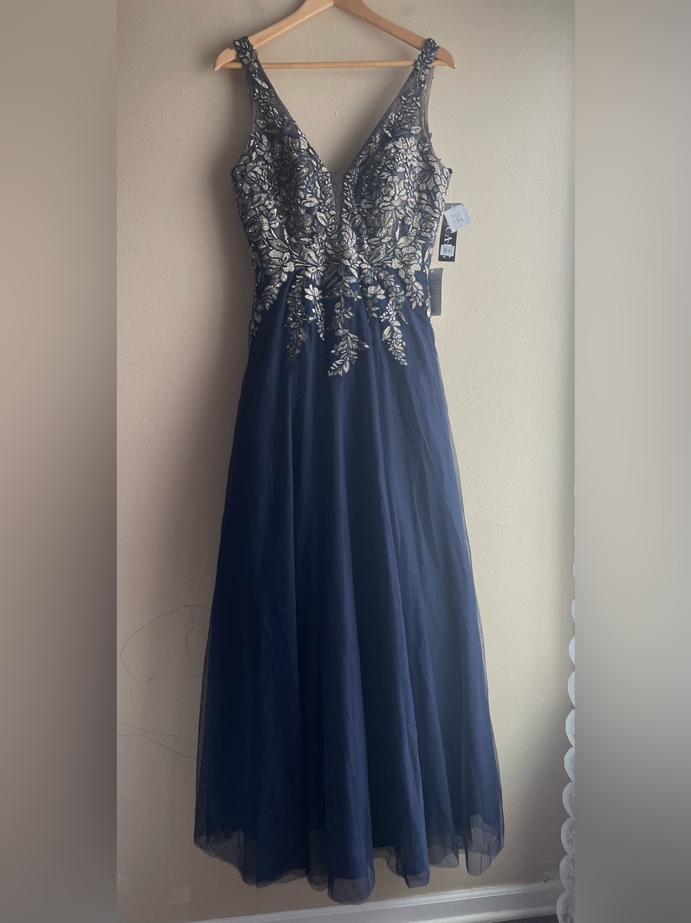 Xscape Women Navy and Gold Embellished Formal Maxi Sleeveless Dress Size 10